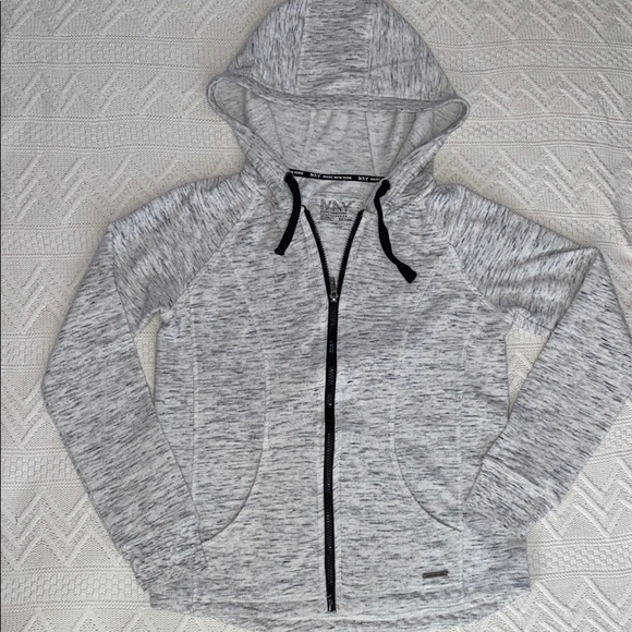 Used! Good condition! Marc New York white Sip Up Sweater! - Picture 2 of 4